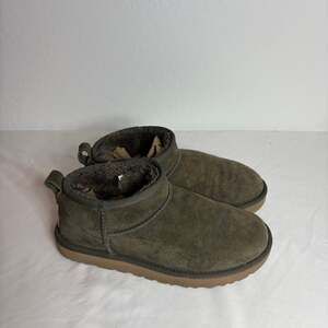 UGG Classic Ultra Mini Forest Green Shearling Lined Boots Womens 8